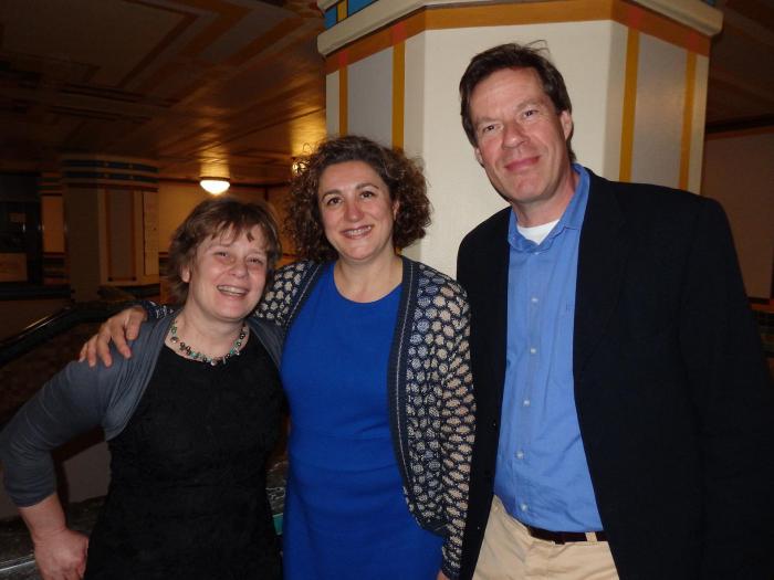 Saskia Moerbeek (stichting BMP), professor sociologie Halleh Ghorashi (Vrije Universiteit) en Frank Driessen (Stadsarchief) (vlnr). © Schuim